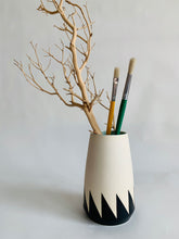 Load image into Gallery viewer, Sawtooth Vase